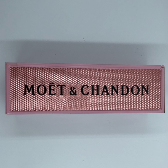 ‼️SALE‼️. MOET & CHANDON ‘Unique’ Collectible Champagne Case - Picture 5 of 13